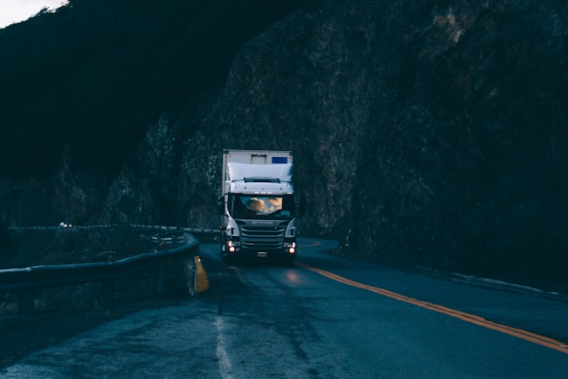 Five Tips to Run a Trucking Business the Right Way