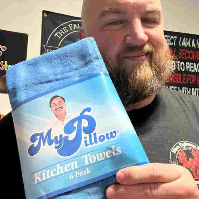 MyPIllow Dish Cloths in Package with satisfied customer