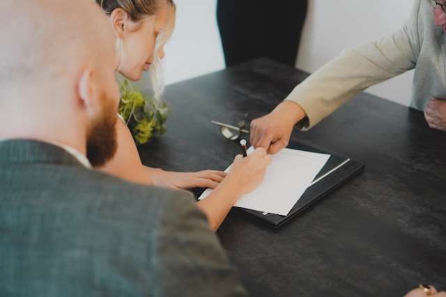 Essential Contracts for Digital Agencies and Consultants